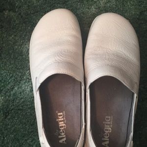 Algeria nursing shoes